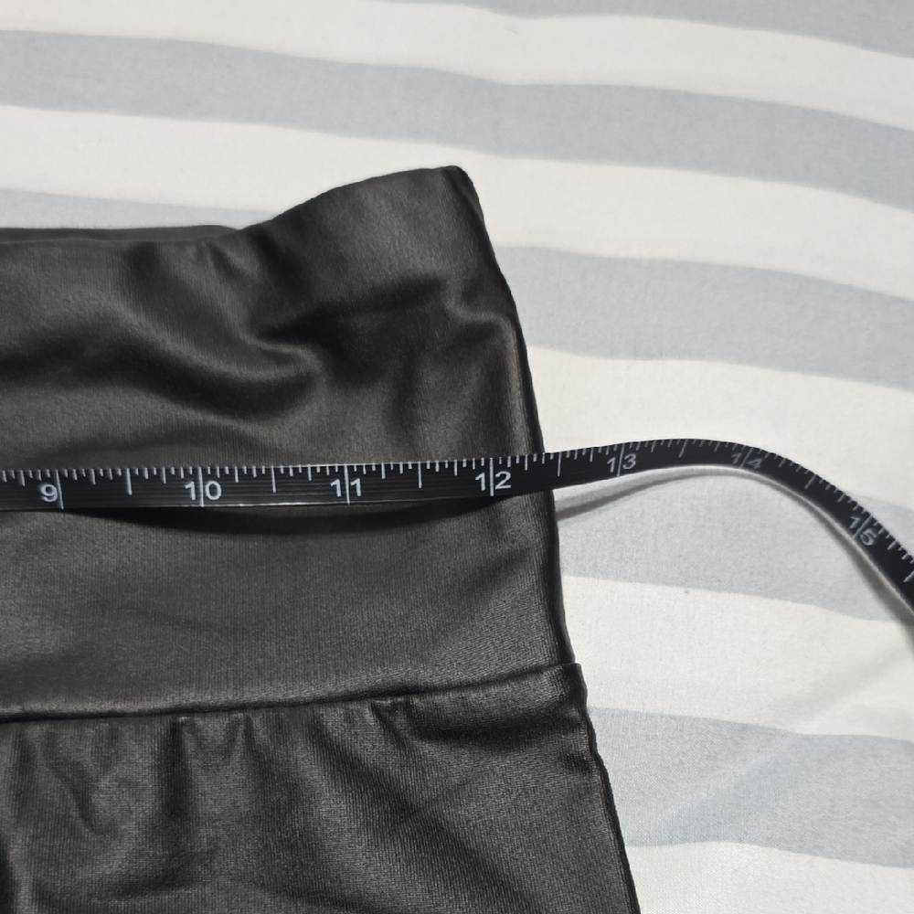 Faux Leather Glossy Black Leggings - Picture 3 of 6